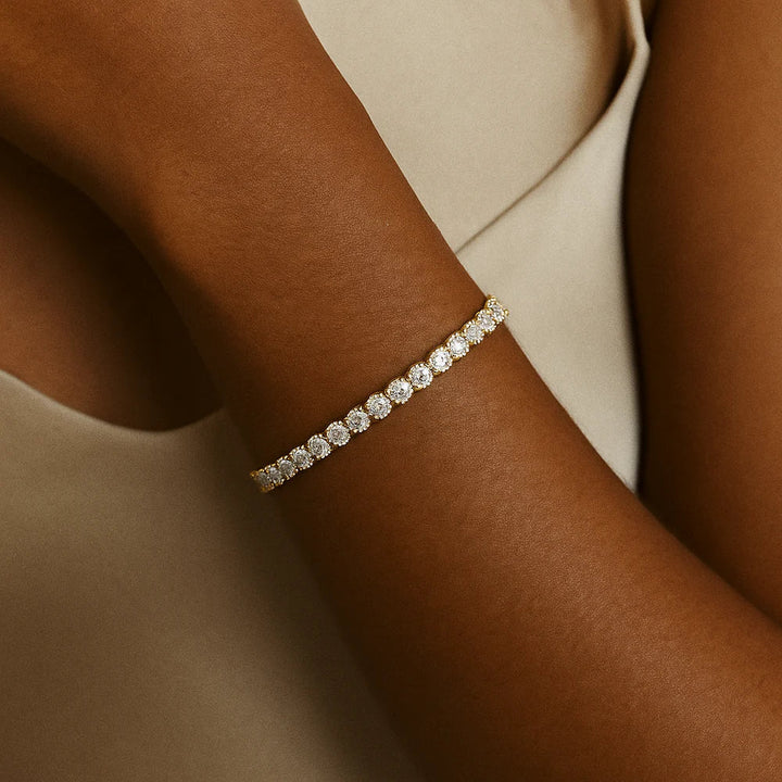 Bracciale tennis placcato in oro con moissanite