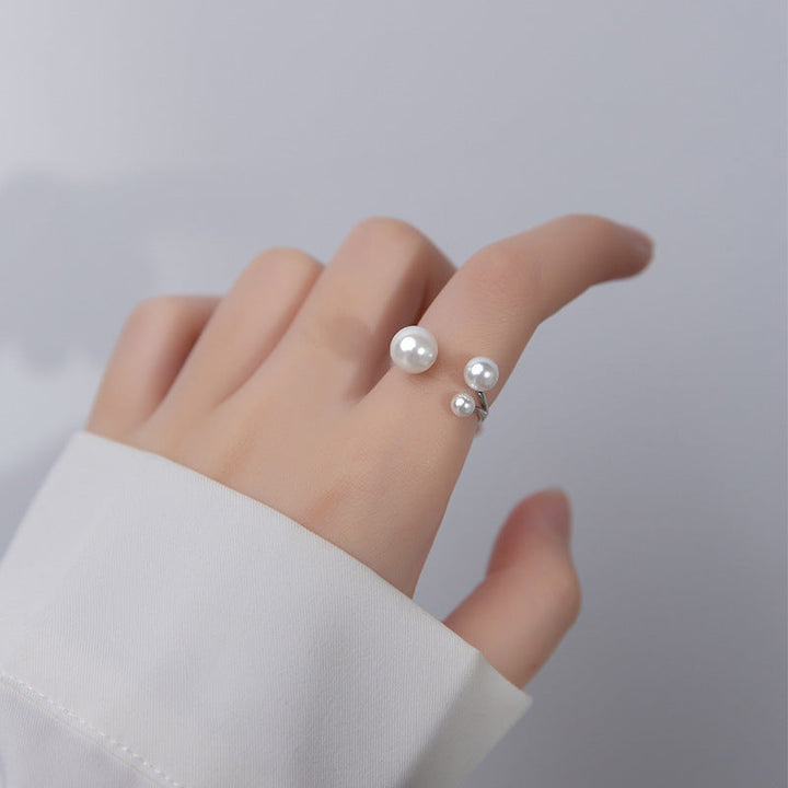 Anello Elegante con Trio di Perle