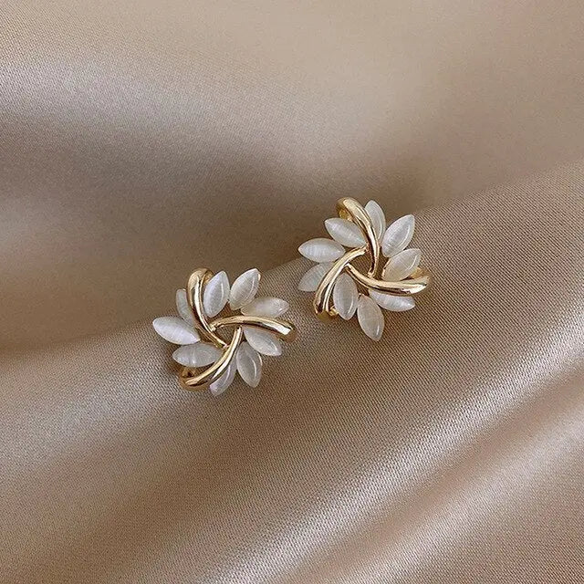 Orecchini Stud Opale Bianco