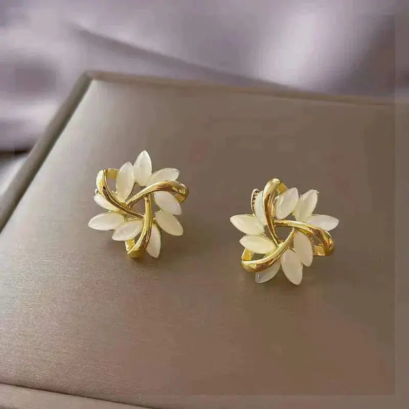 Orecchini Stud Opale Bianco