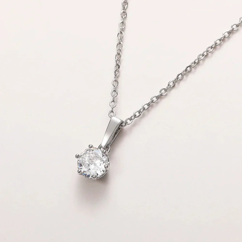 Collana Classica con Ciondolo in Zirconia