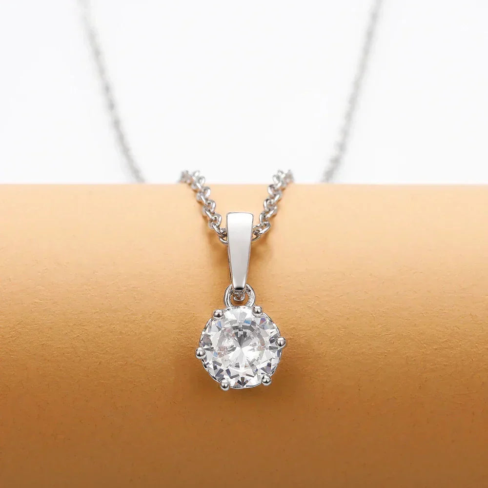 Collana Classica con Ciondolo in Zirconia