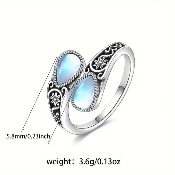Anello Elegante con Fiore in Pietra di Luna