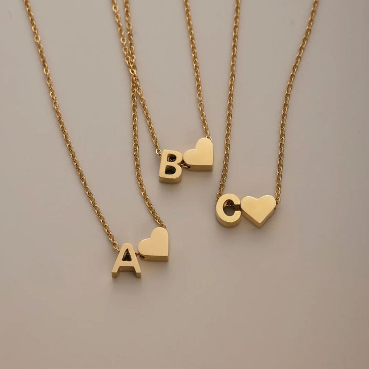Collana Iniziale Senza Tempo con Ciondolo a Cuore