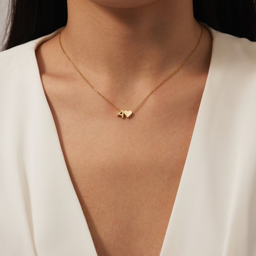 Collana Iniziale Senza Tempo con Ciondolo a Cuore